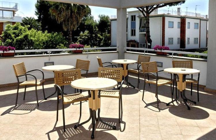 Hotel Mare Azzurro Terracina Exterior foto