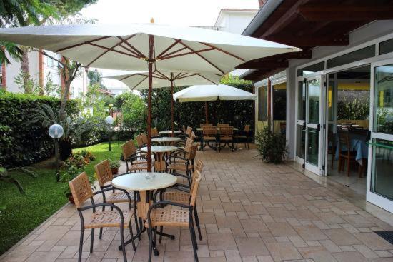 Hotel Mare Azzurro Terracina Exterior foto
