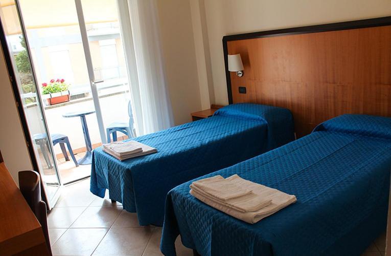 Hotel Mare Azzurro Terracina Exterior foto
