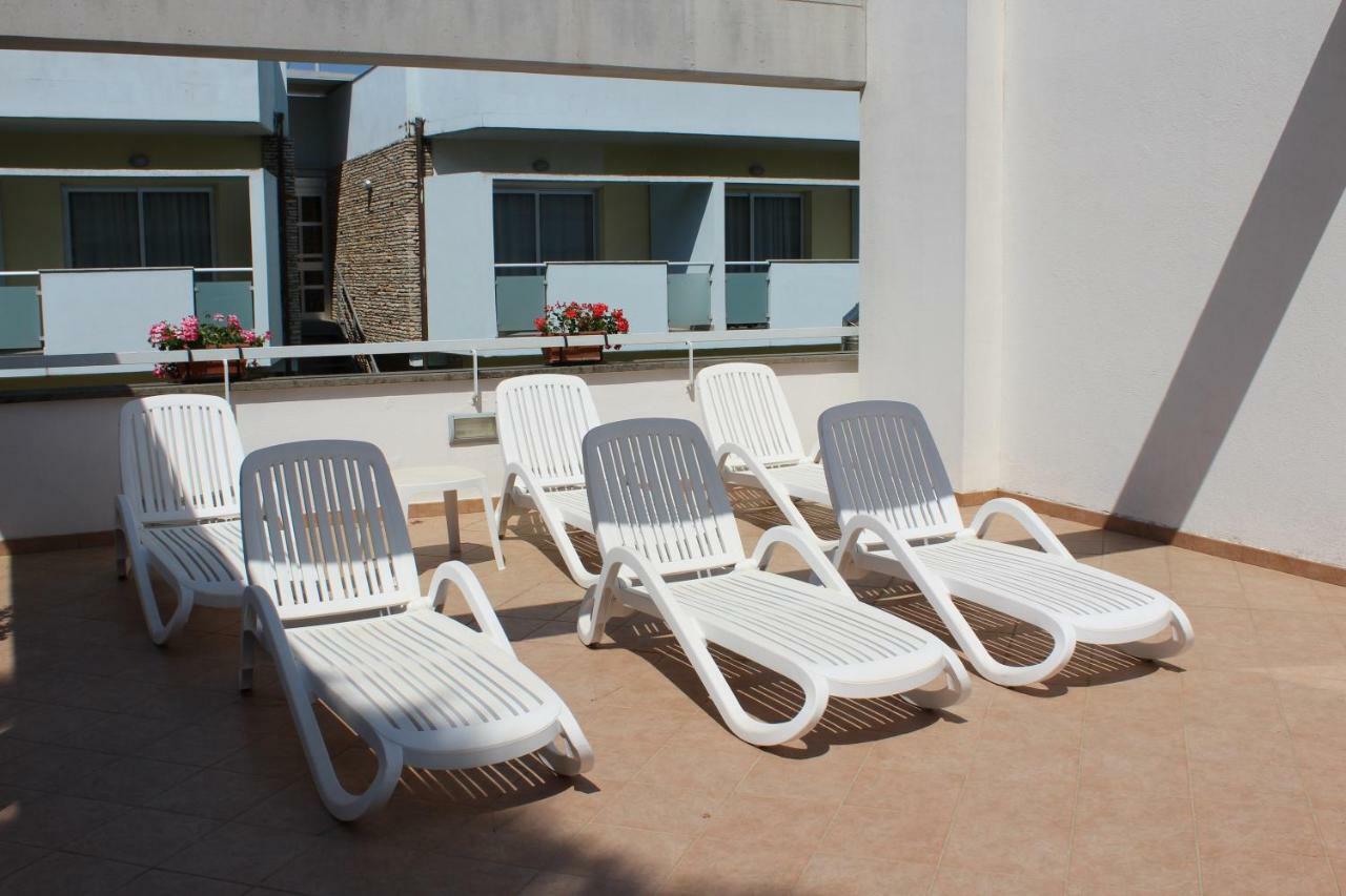 Hotel Mare Azzurro Terracina Exterior foto